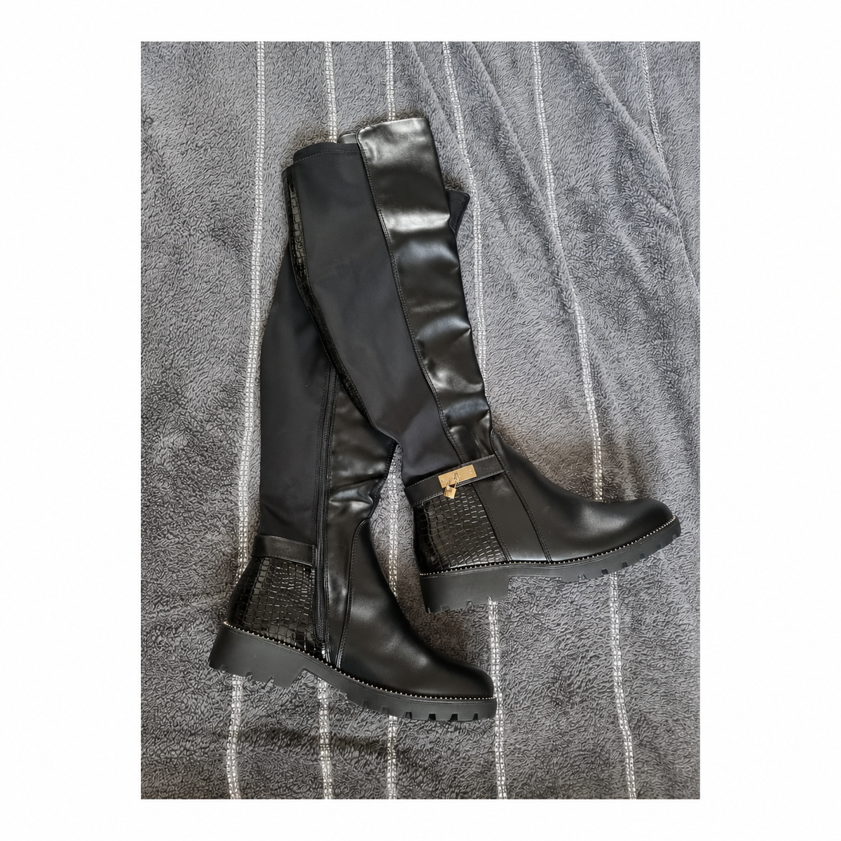 Knee high boots black